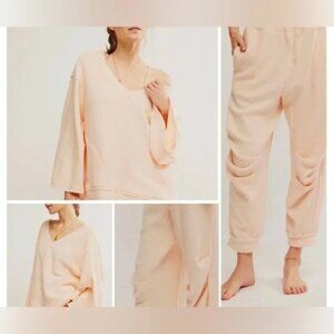 NWOT Free people Day Off Fleece Pullover/ Joggers Set Peach-EXTRA SMALL